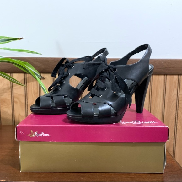 NIB Miss Bison Braelyn Lace Up Faux Leather Open Toe Black Heel (9.5) - Picture 1 of 10
